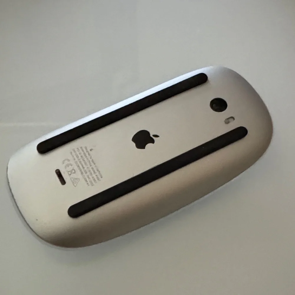 Apple Magic Mouse - Picture 2 of 2